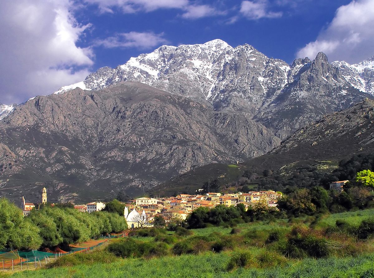 Village de Calenzana, départ du GR20 en Corse