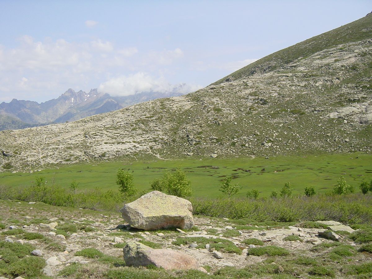 Lac de Nino et ses pozzines, GR20 Corse