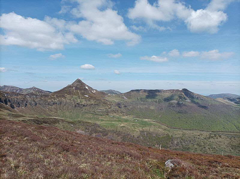 Puy Mary et Peyre-Arse depuis les crêtes