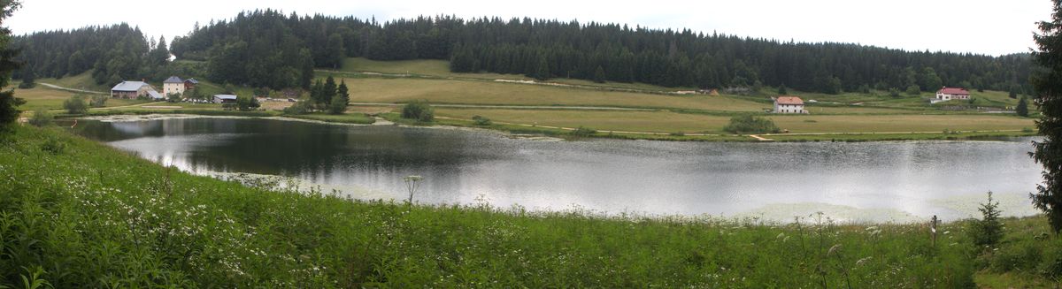 Lac de Lamoura dans le Haut-Jura